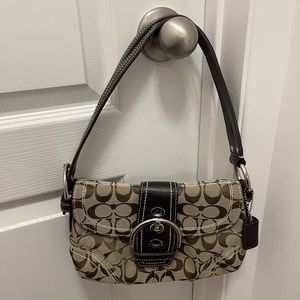 Unique Coach hand bag. Gorgeous hardly used